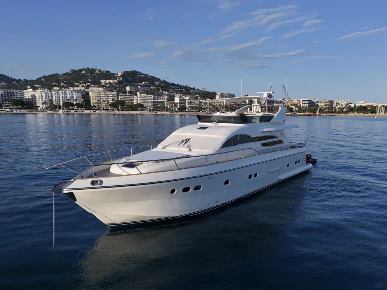 Pronajmout si vz 68 v Marina Baie des Anges, France