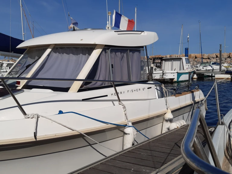 Pronájem lodi Francie lákavé ceny Merry Fisher 650