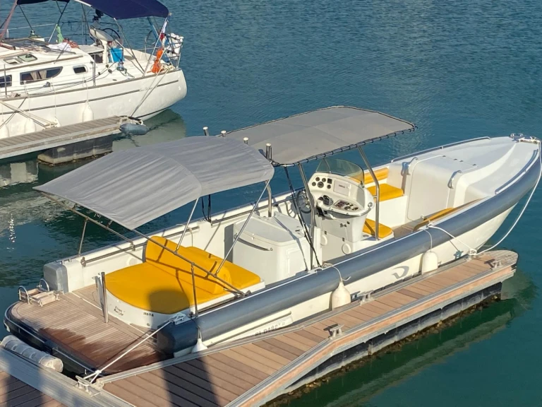 STS Expression 29 jednotlivci a charterové společnosti v La Rochelle