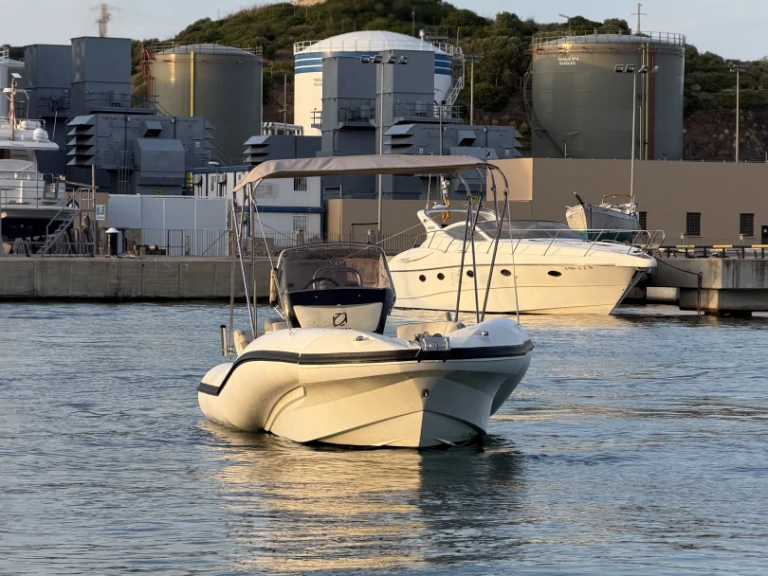 Pronájem lodi Marina deportiva de Menorca lákavé ceny NZ= 600