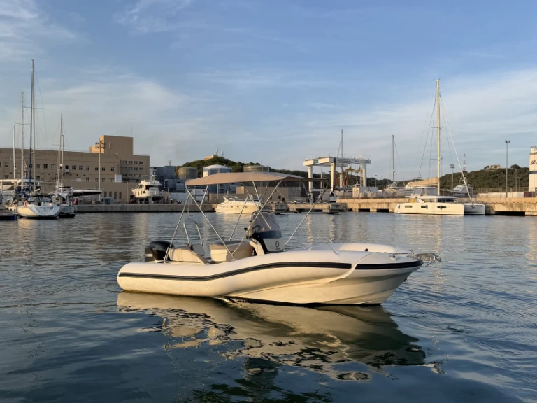 Pronájem lodi Zodiac NZ= 600 v Marina deportiva de Menorca na Samboatu