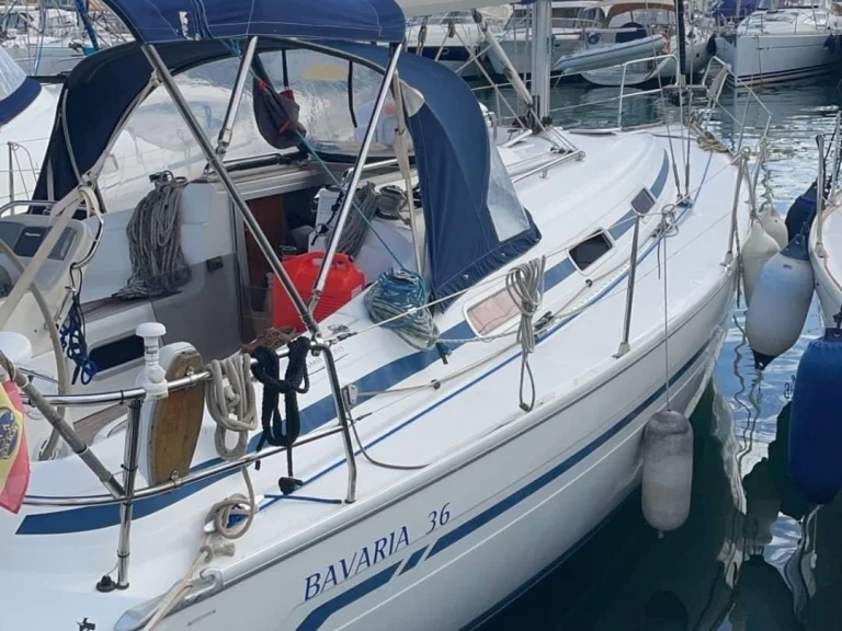Pronajmout si Bavaria Bavaria 36 Cruiser v Arrecife