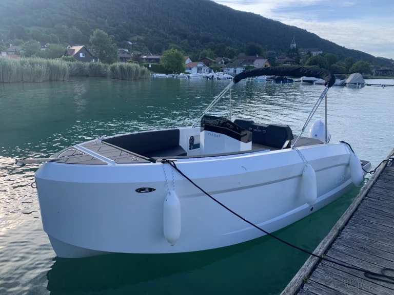 Pronájem lodi Annecy lákavé ceny V620