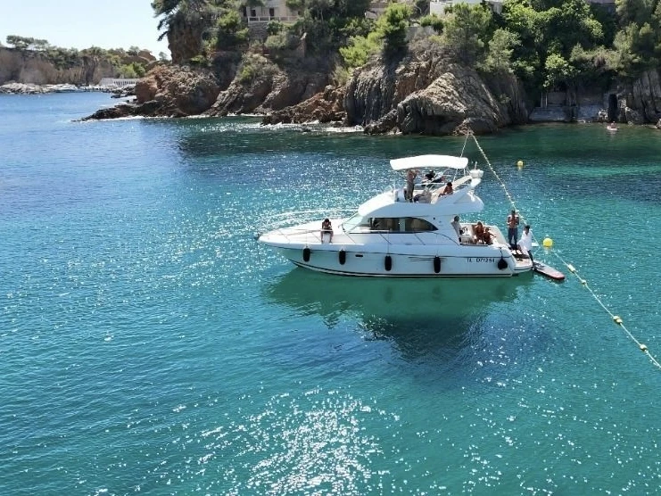 Jeanneau Prestige 36 jednotlivci a charterové společnosti v Marseille