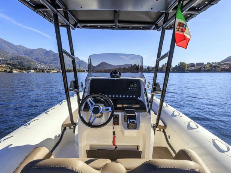Pronájem lodi Bwa Bwa 29 Premium v Port of Cannigione na Samboatu