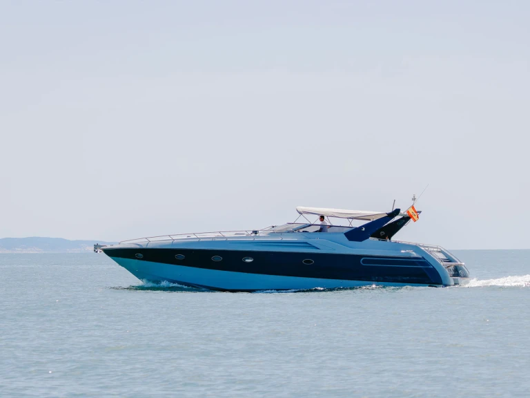 Pronájem Jachta Sunseeker s licencí