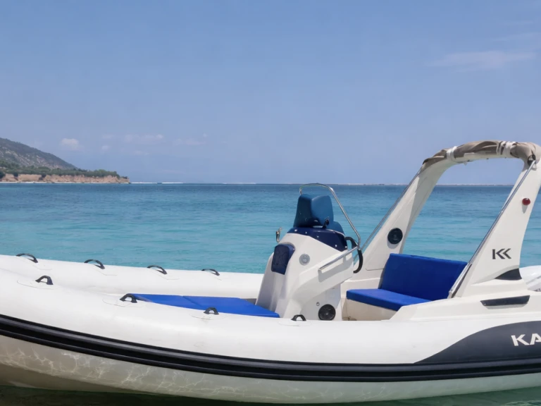 Pronajmout si Kardis Kardis Fox 570 v Marina di Portisco