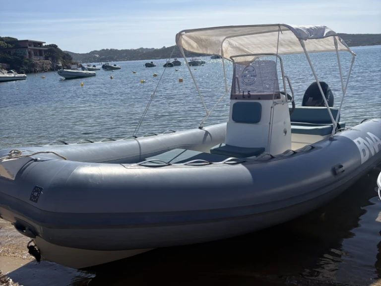 Pronájem Polotuhá loď v Palau -Bwa California 550