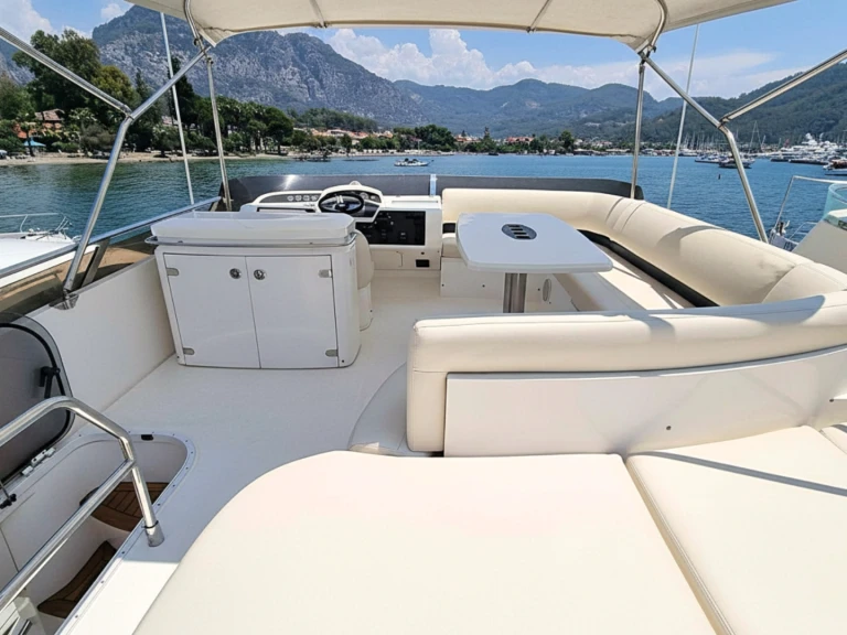Pronajmout si Princess Princess 54 v Golfe-Juan