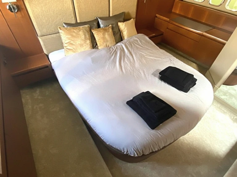 Pronájem lodi Golfe-Juan lákavé ceny Princess 54