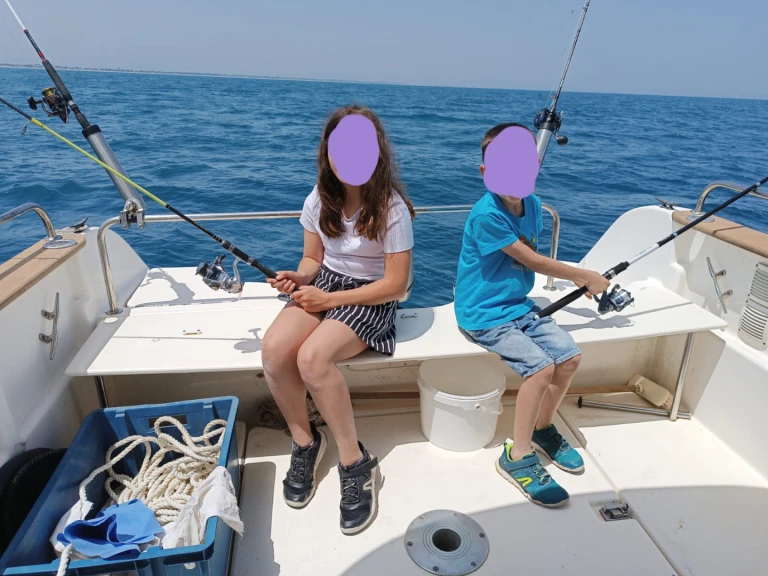 Pronajmout si Jeanneau Merry Fisher 650 v Francie