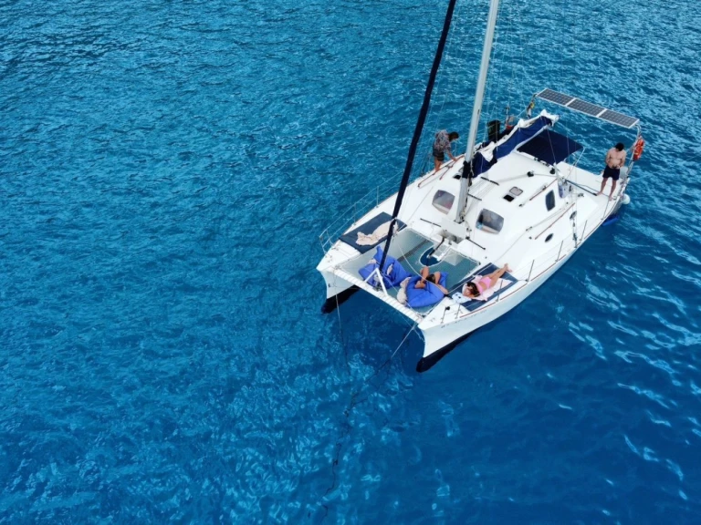Pronajmout Katamarán se skipperem či ne petrachi v La Savina