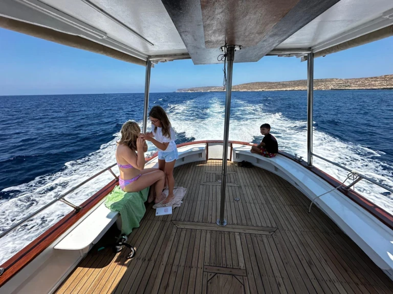 Pronájem jachty v Lampedusa -Gozzo cabinato na Samboatu