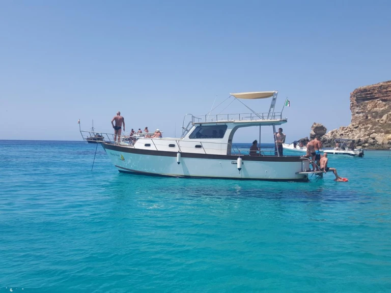 Motorová loď k pronájmu v Lampedusa za nejlepší cenu