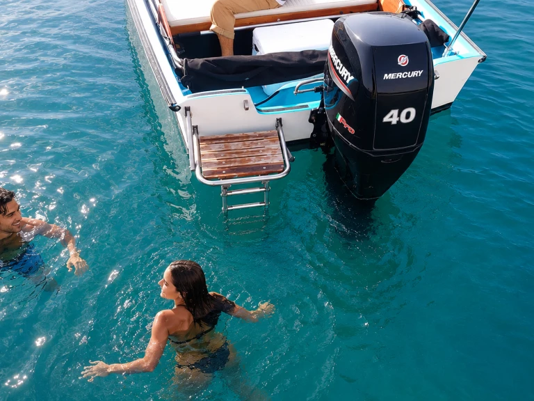 Pronájem Motorová loď v Aci Trezza -Boston Whaler Boston Whaler 17