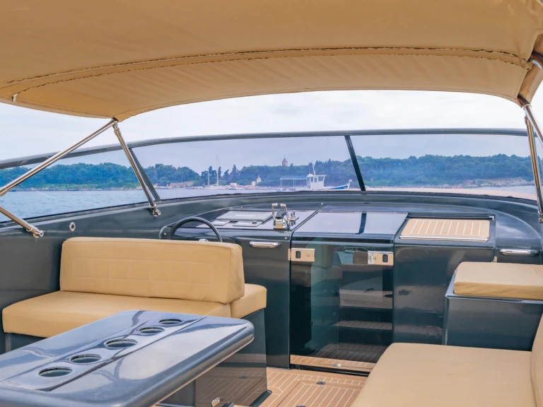Pronájem Motorová loď v Cannes -VanDutch VanDutch 40