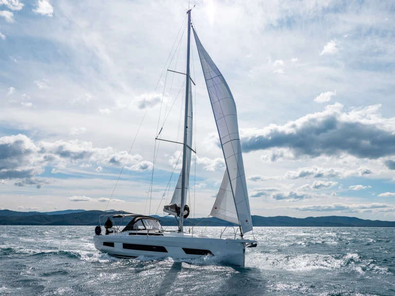 Pronájem lodi Piombino lákavé ceny Dufour 41