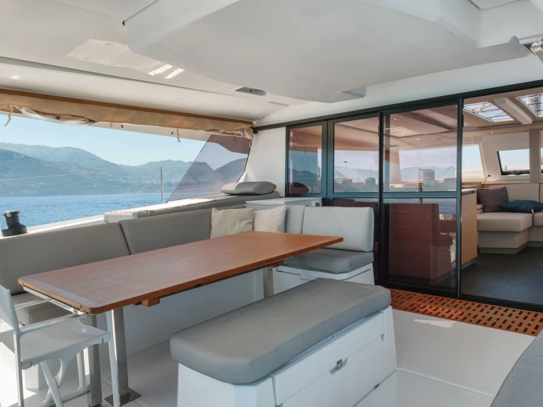 Pronájem Katamarán Fountaine Pajot s licencí