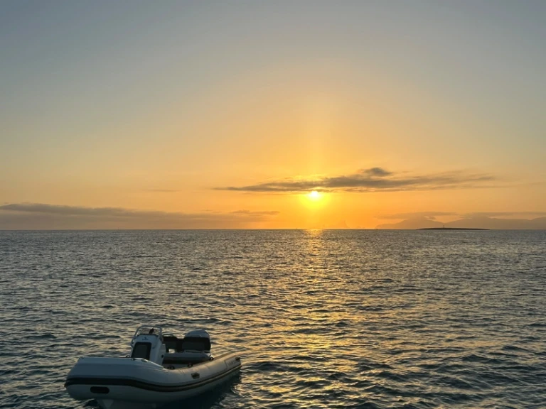 Pronajmout Katamarán se skipperem či ne Bali v Olbia
