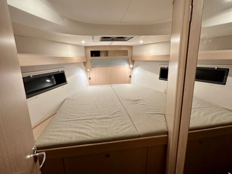 Pronajmout si Bavaria Bavaria C42 v Argostolion