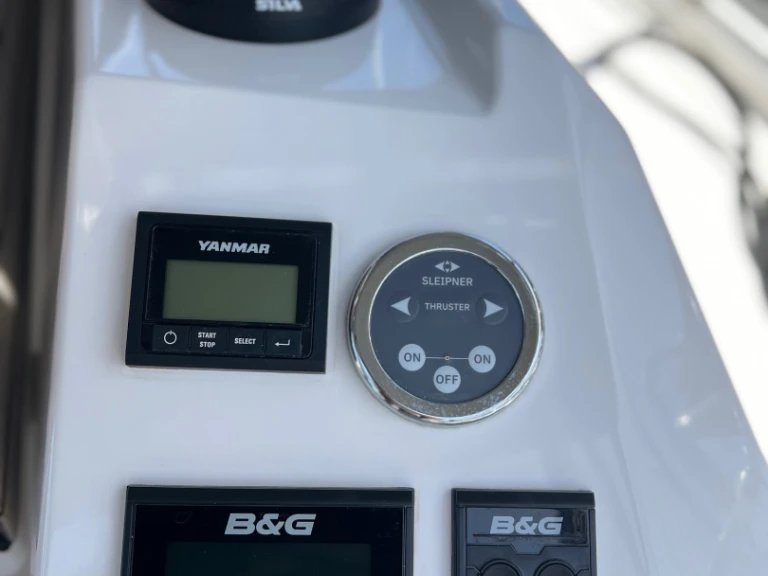 Pronájem lodi Bavaria Bavaria C42 v Vathý na Samboatu