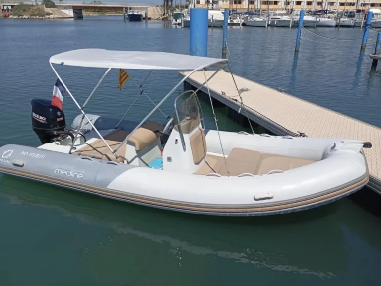 Pronájem Polotuhá loď v Antibes -Zodiac Medline 580