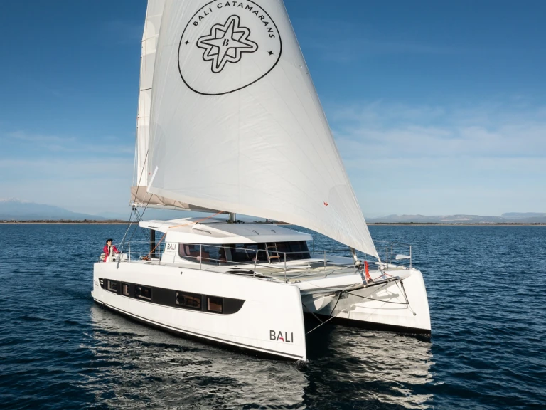 Pronájem Katamarán Bali s licencí