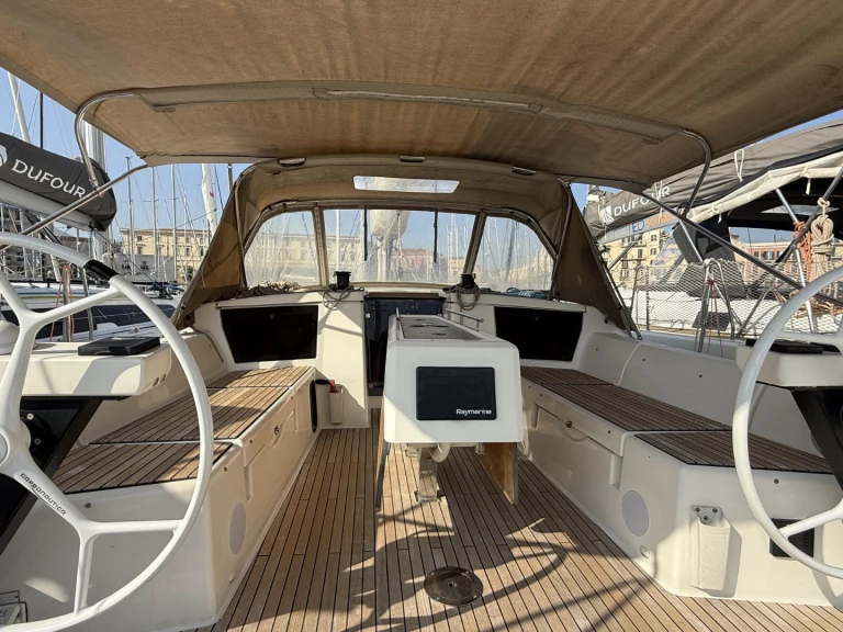 Pronajmout si Dufour Dufour 430 Grand Large v Procida