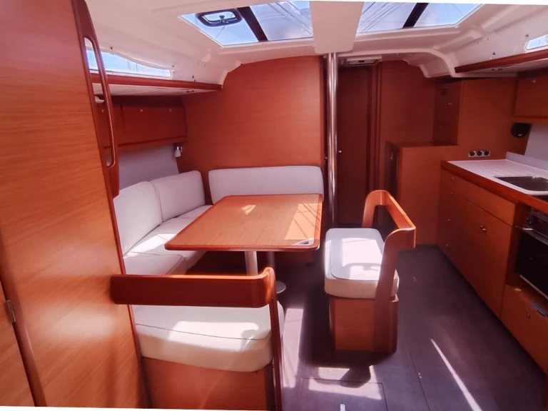 Pronájem lodi Procida lákavé ceny Dufour 430 Grand Large