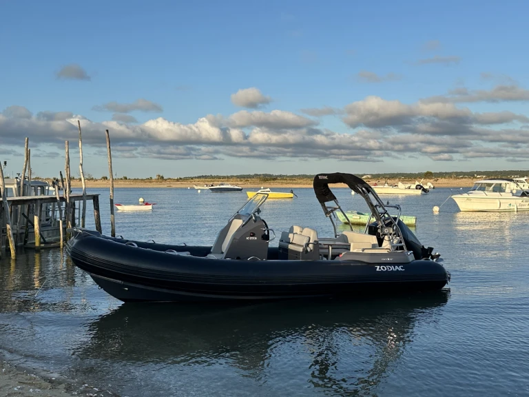 Zodiac Medline 6.8 jednotlivci a charterové společnosti v Arcachon
