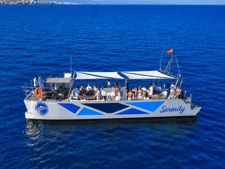 Pronajmout Katamarán se skipperem či ne Serenity v Puerto Marina Benalmadena