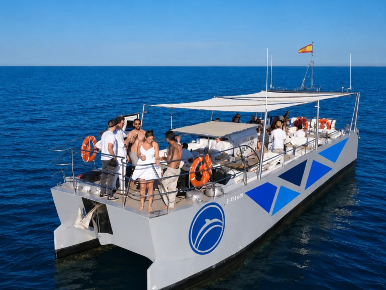 Pronájem Katamarán Serenity s licencí