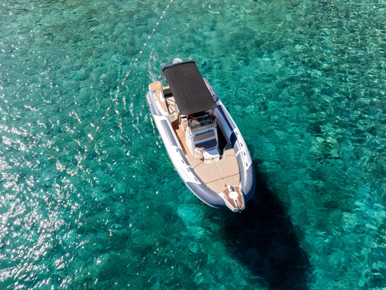Pronajmout si Marlin Boat 790 Pro Dynamic v Hvar 