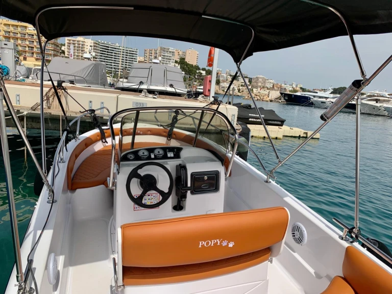 Pronájem lodi Palma de Mallorca lákavé ceny Challenger 19