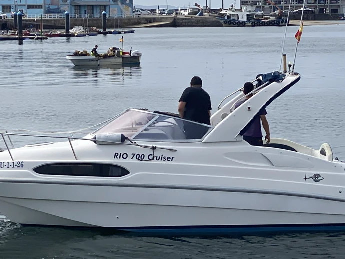Rio Rio 700 Cruiser jednotlivci a charterové společnosti v A Pobra do Caramiñal