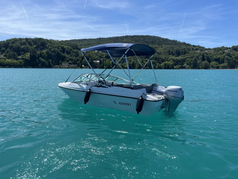 Pronájem lodi Annecy lákavé ceny GT 185