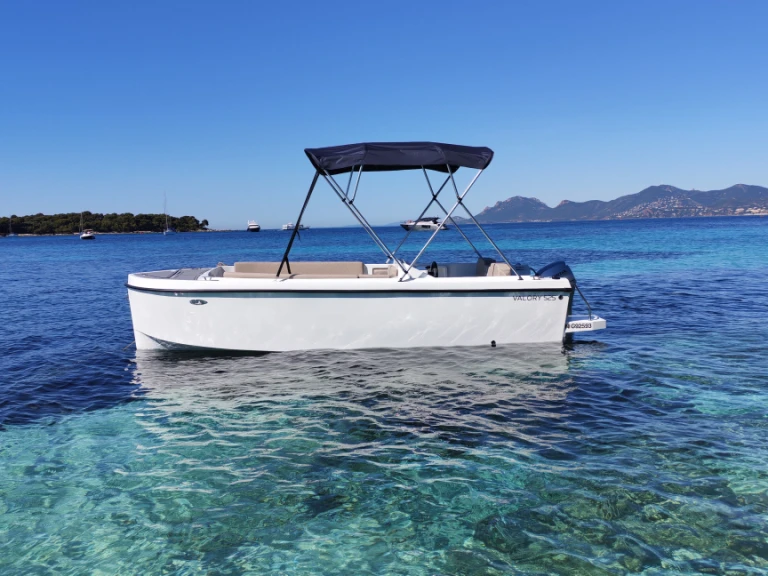 Pronájem Motorová loď v Port de Cannes Marina -Valory 525