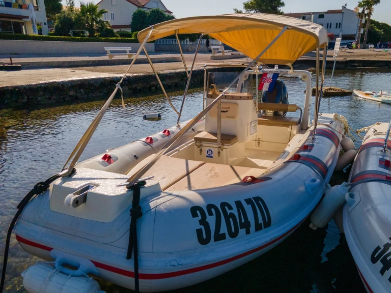 Pronájem Polotuhá loď v Vir -barracuda 530 Barracuda 530