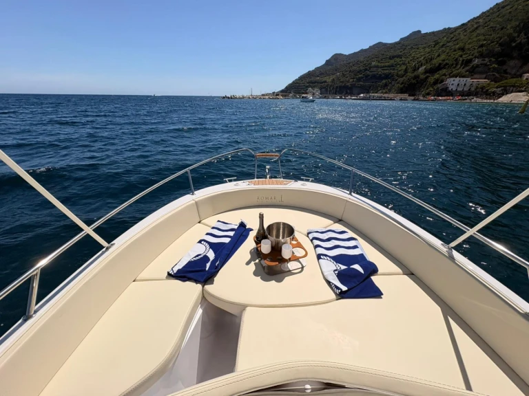 Pronájem lodi Vietri sul Mare lákavé ceny Bermuda 690