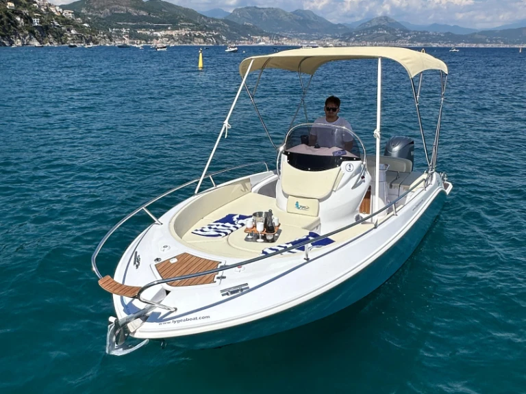 Pronájem lodi Romar Bermuda 690 v Vietri sul Mare na Samboatu
