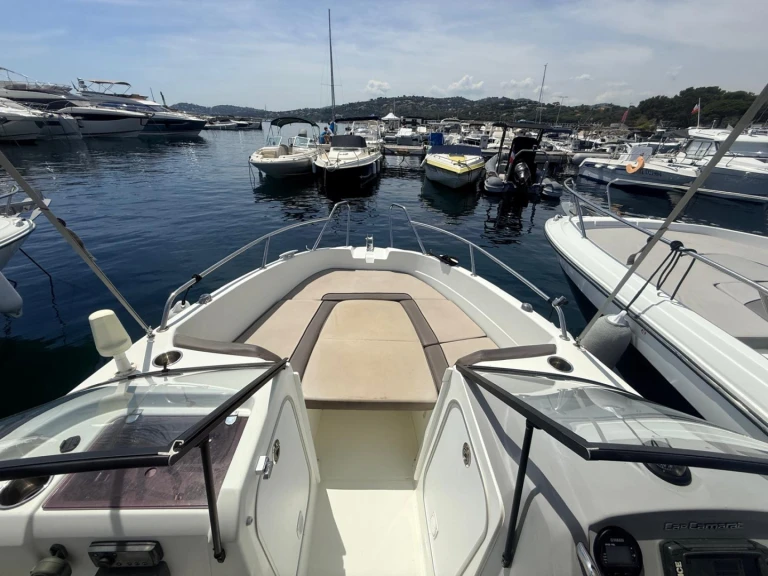 Pronájem lodi Jeanneau Cap Camarat 6.5 BR v Les Issambres na Samboatu
