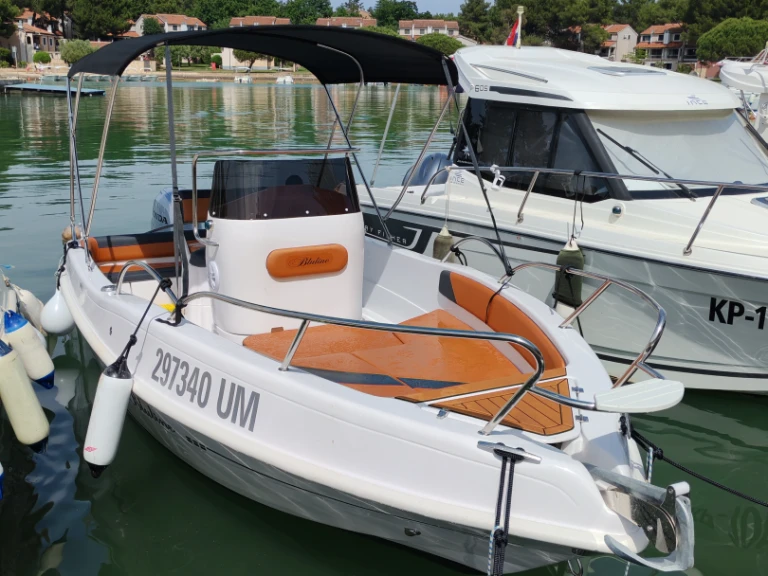 Pronájem lodi Bluline Bluline 19 Ft Open v Umag na Samboatu
