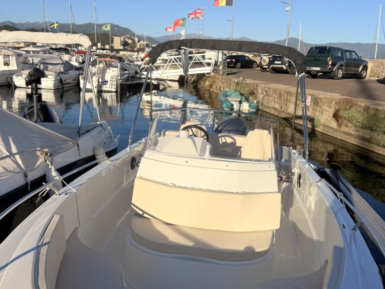 Pacific Craft Pacific Craft 625 Open Trendy jednotlivci a charterové společnosti v Ajaccio
