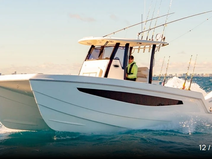 Pronájem Motorová loď v Le Marin -Aquila 28 Molokai