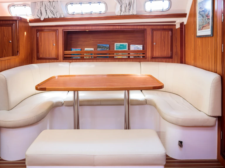 Pronajmout si Ocean Yachts Ocean Star 51.2 v Limáni Lavríou