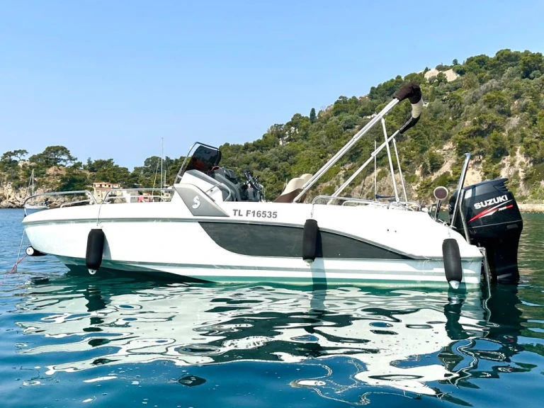 Pronájem lodi Bénéteau Flyer 6 SUNdeck v La Seyne-sur-Mer na Samboatu