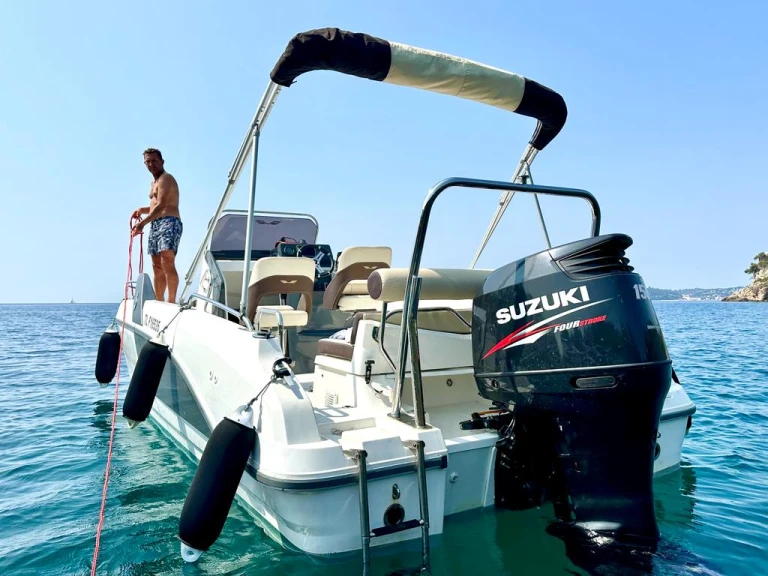 Pronájem Motorová loď v La Seyne-sur-Mer -Bénéteau Flyer 6 SUNdeck