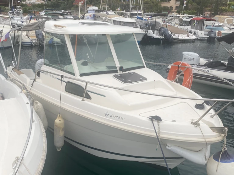 Pronajmout Motorová loď se skipperem či ne Jeanneau v Théoule-sur-Mer