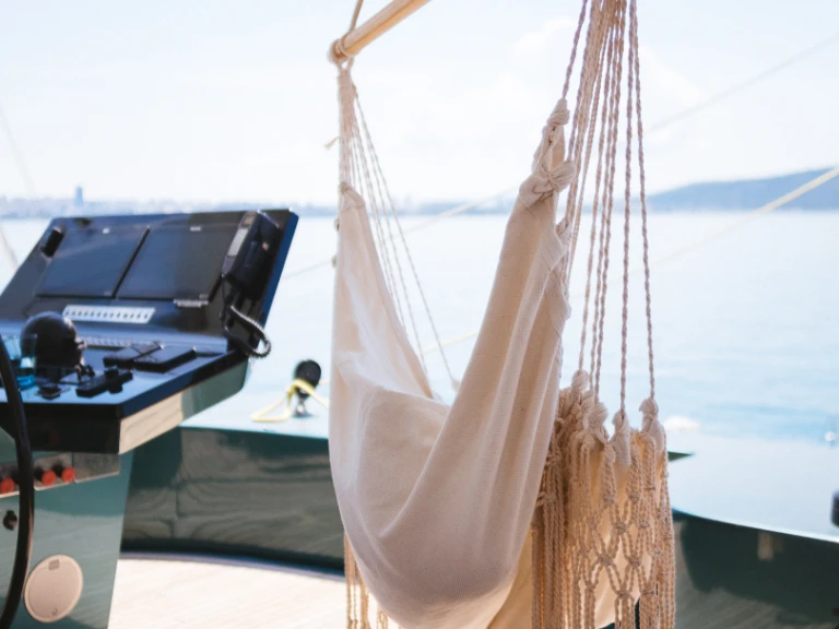 Pronájem Katamarán Sunreef s licencí