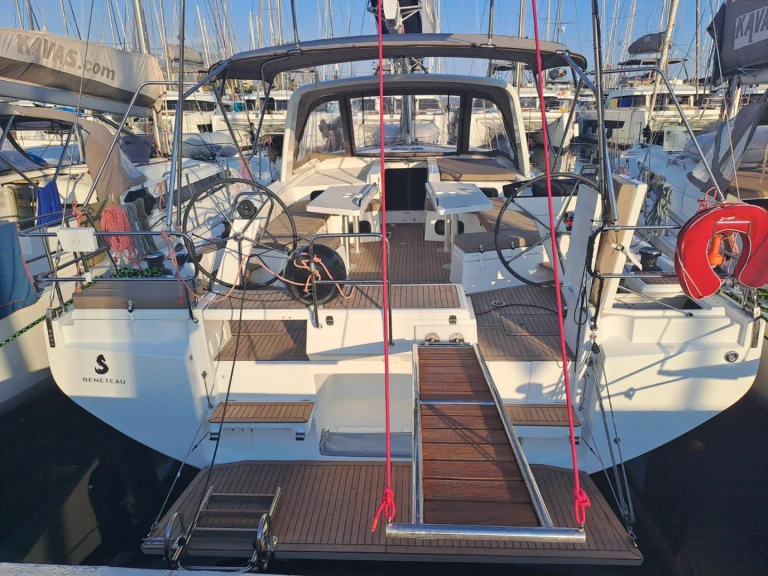 Bénéteau Oceanis 52 - 6 cab. jednotlivci a charterové společnosti v Alimos